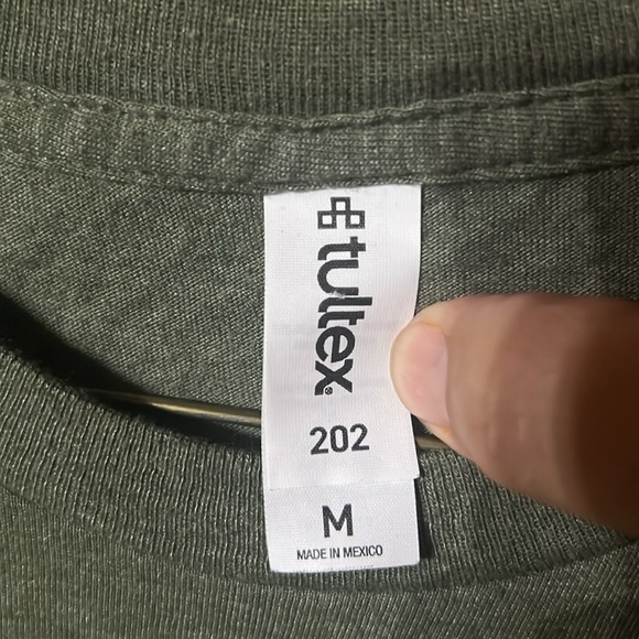 National Parks Shirt! Mt. Rushmore! Like new! Size Medium! - Picture 3 of 4